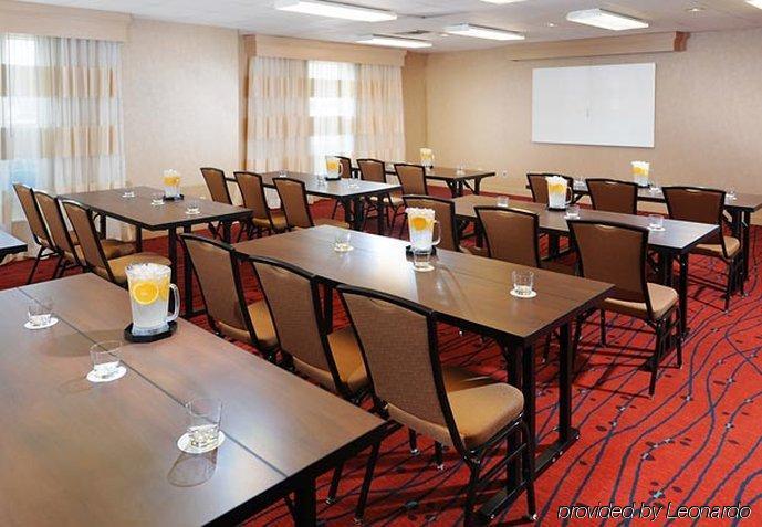 Sonesta Es Suites Fort Worth Fossil Creek Бизнес снимка